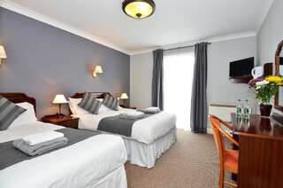Отели типа «постель и завтрак» Hillgrove Guesthouse Дингл Трехместный номер-3